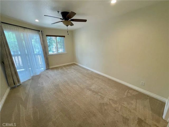 653 Oak Run Trail 305, Oak Park, CA 91377