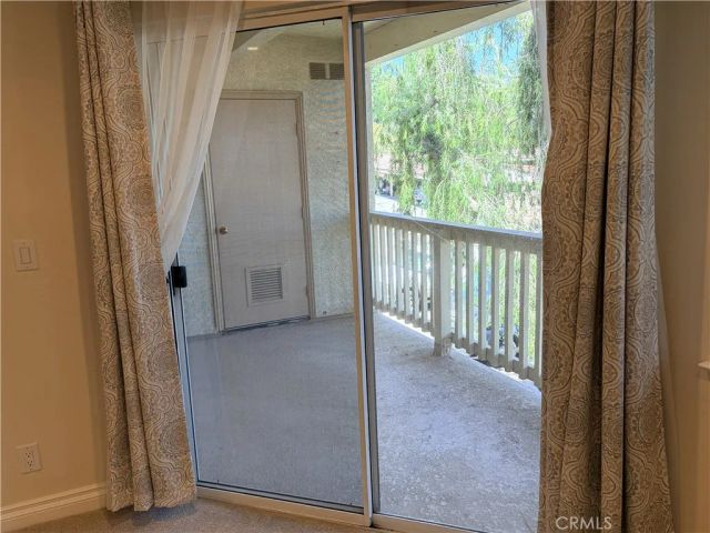 653 Oak Run Trail 305, Oak Park, CA 91377