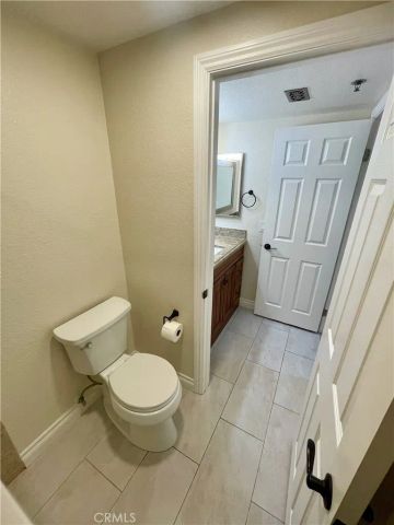 653 Oak Run Trail 305, Oak Park, CA 91377