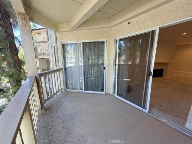 653 Oak Run Trail 305, Oak Park, CA 91377