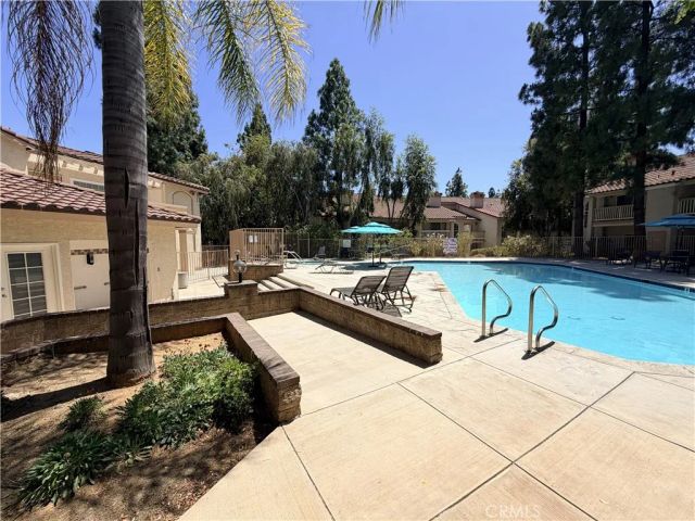 653 Oak Run Trail 305, Oak Park, CA 91377
