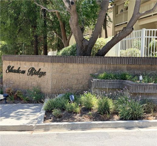 653 Oak Run Trail 305, Oak Park, CA 91377