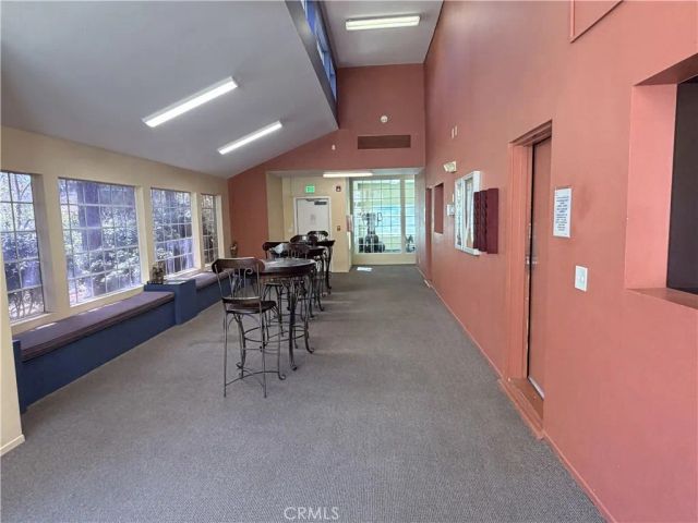 653 Oak Run Trail 305, Oak Park, CA 91377