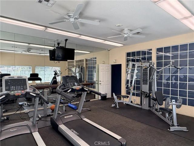 653 Oak Run Trail 305, Oak Park, CA 91377