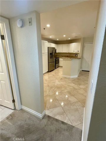 653 Oak Run Trail 305, Oak Park, CA 91377