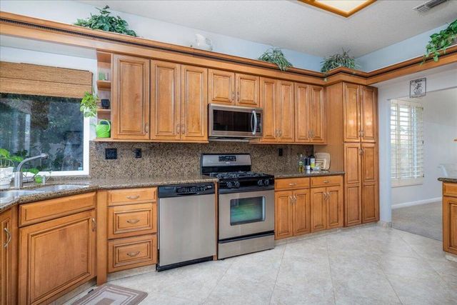 370 Links Drive, Palm Desert, CA 92211