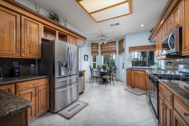 370 Links Drive, Palm Desert, CA 92211