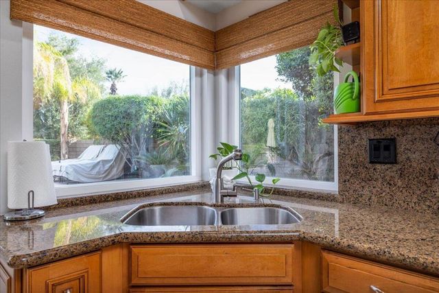 370 Links Drive, Palm Desert, CA 92211