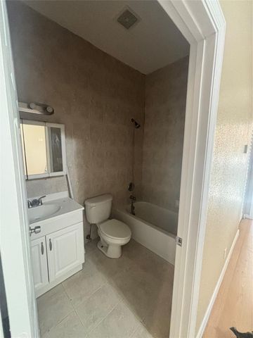 412 NW 10th Avenue, Fort Lauderdale, FL 33311