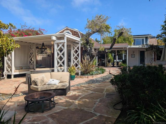 201 N Rios Ave, Solana Beach, CA 92075