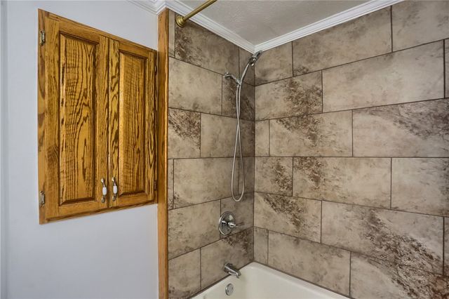 155 Dutch town Rd, Twp Of But Sw, PA 16002