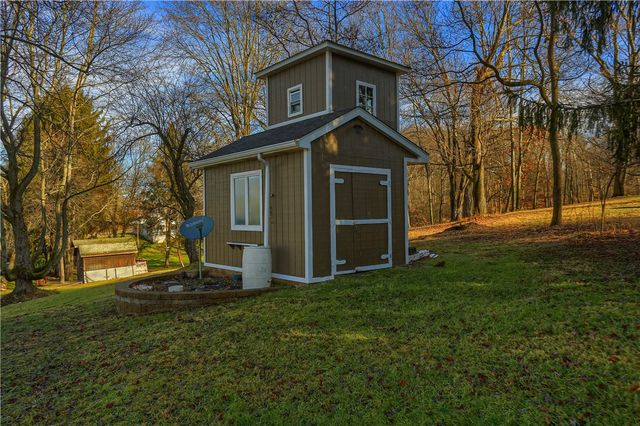 155 Dutch town Rd, Twp Of But Sw, PA 16002