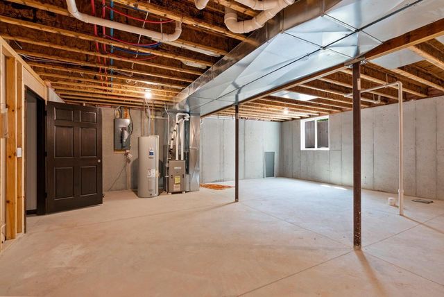 1910 SOUTHLAND LANE, New London, WI 54961
