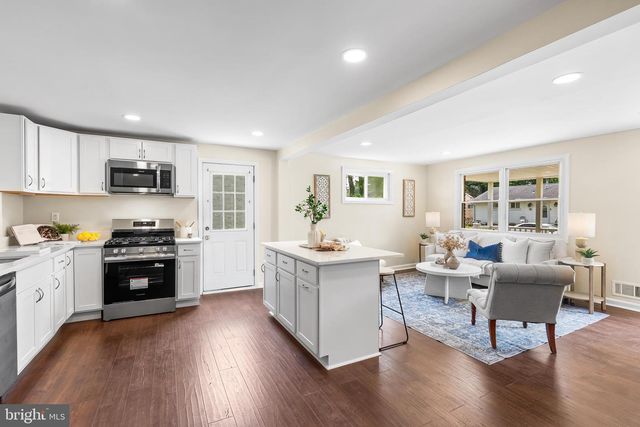 10 CEDAR HILL RD, Baltimore, MD 21225