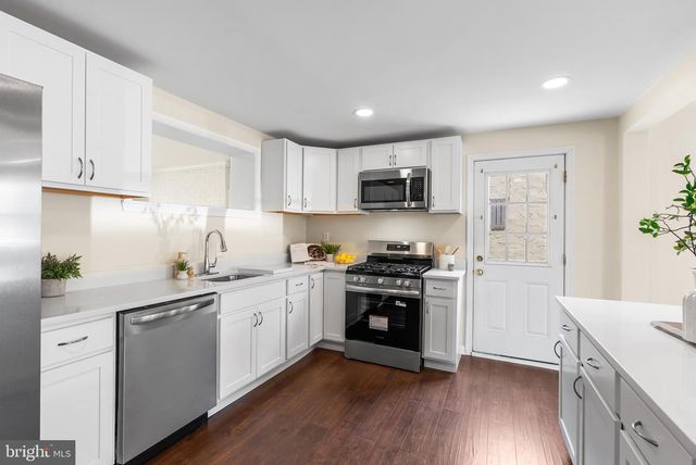 10 CEDAR HILL RD, Baltimore, MD 21225