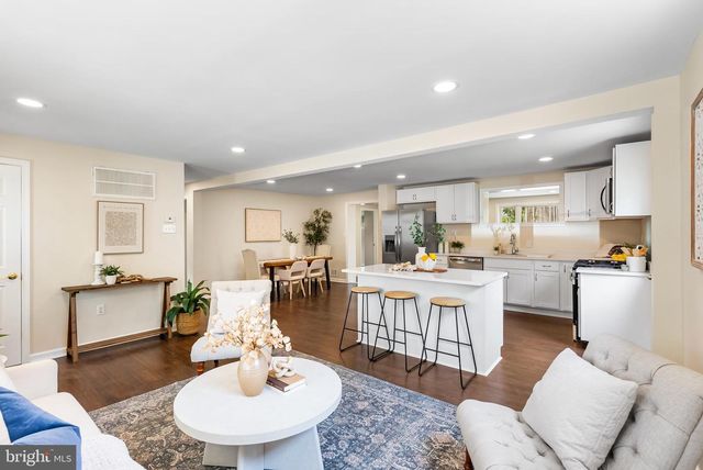 10 CEDAR HILL RD, Baltimore, MD 21225