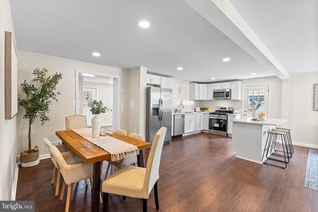 10 CEDAR HILL RD, Baltimore, MD 21225