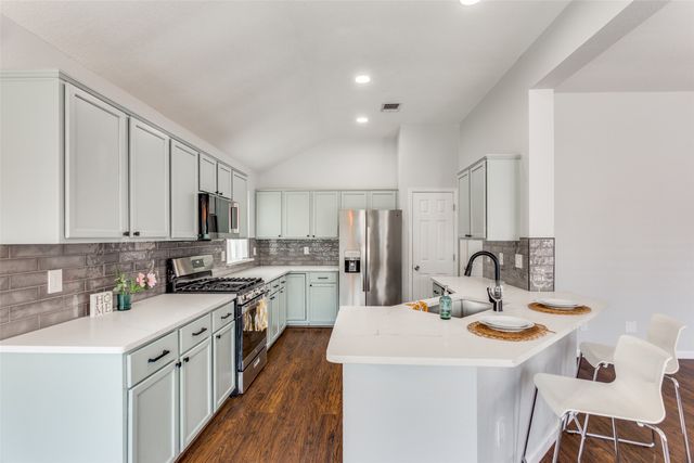 6809 Day Drive, Fort Worth, TX 76132