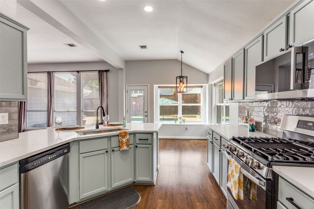 6809 Day Drive, Fort Worth, TX 76132