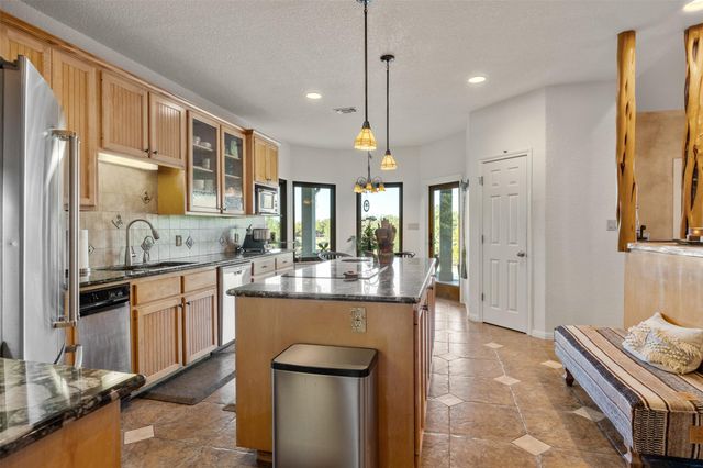 101 Fischer Cove DR, Wimberley, TX 78676