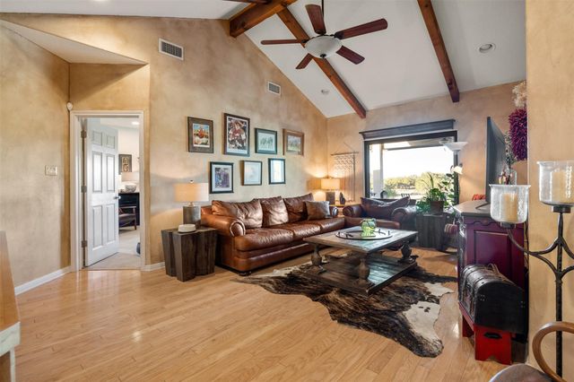 101 Fischer Cove DR, Wimberley, TX 78676