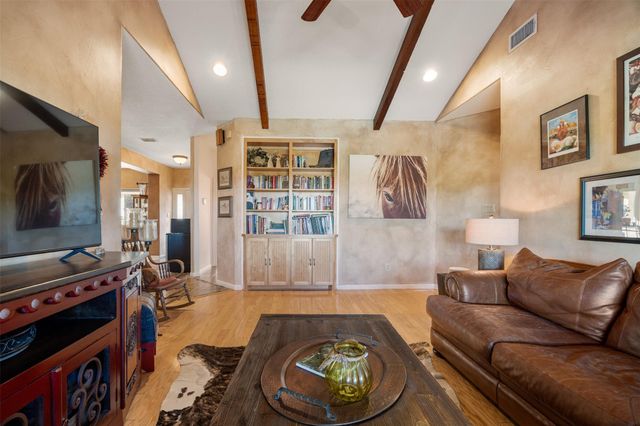 101 Fischer Cove DR, Wimberley, TX 78676