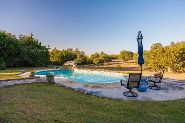 101 Fischer Cove DR, Wimberley, TX 78676