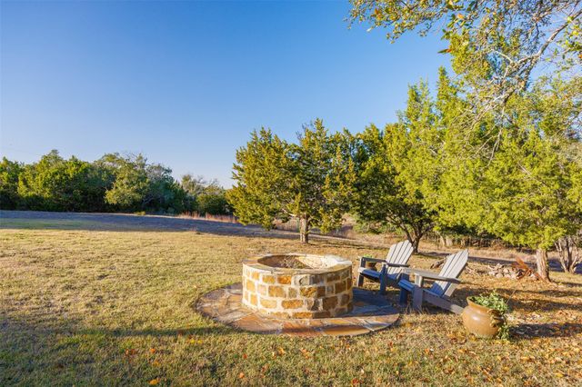 101 Fischer Cove DR, Wimberley, TX 78676