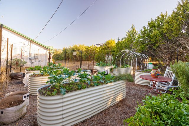 101 Fischer Cove DR, Wimberley, TX 78676