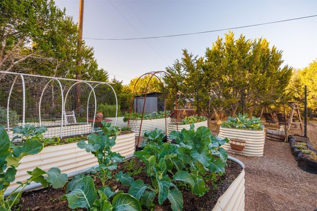 101 Fischer Cove DR, Wimberley, TX 78676