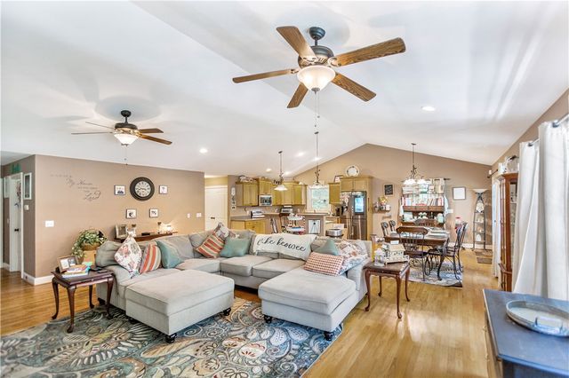 302 Ridgeside Court, West Union, SC 29696