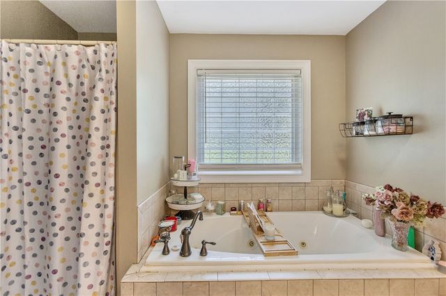 302 Ridgeside Court, West Union, SC 29696