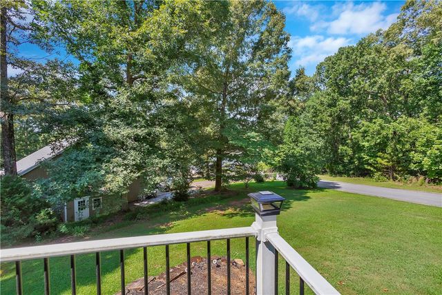 302 Ridgeside Court, West Union, SC 29696
