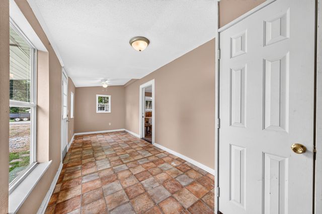 491 Piccadilly Ave, Spring City, TN 37381