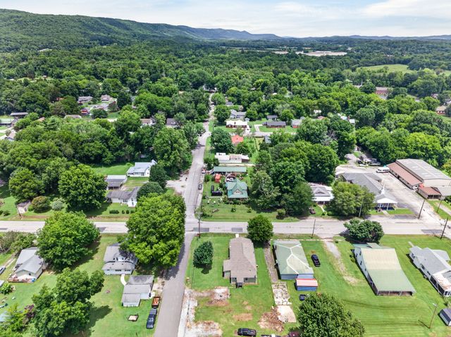 491 Piccadilly Ave, Spring City, TN 37381