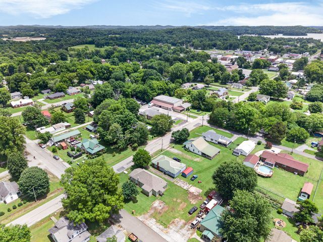 491 Piccadilly Ave, Spring City, TN 37381