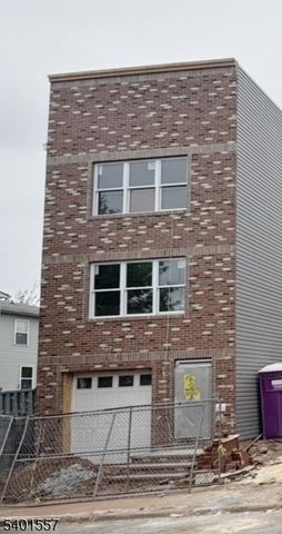 210 14th Ave, Newark City, NJ 07103