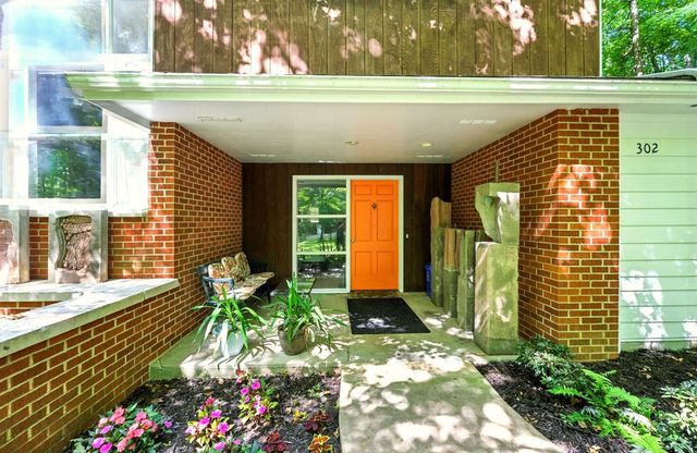 302 E Woodside Drive, Gambier, OH 43022