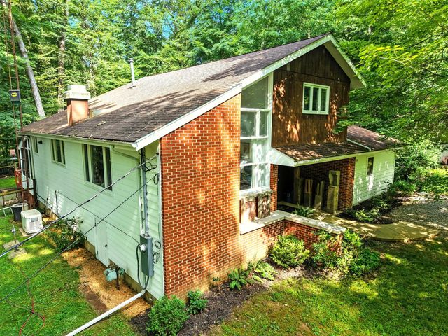 302 E Woodside Drive, Gambier, OH 43022
