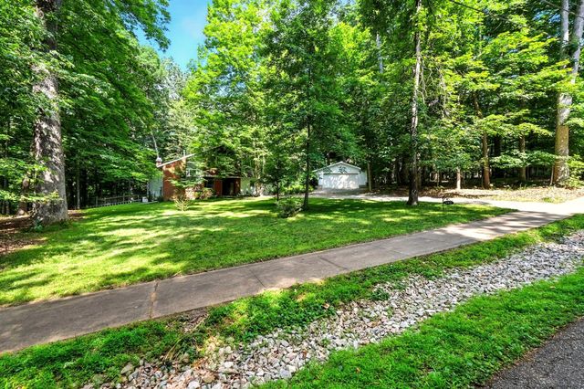 302 E Woodside Drive, Gambier, OH 43022