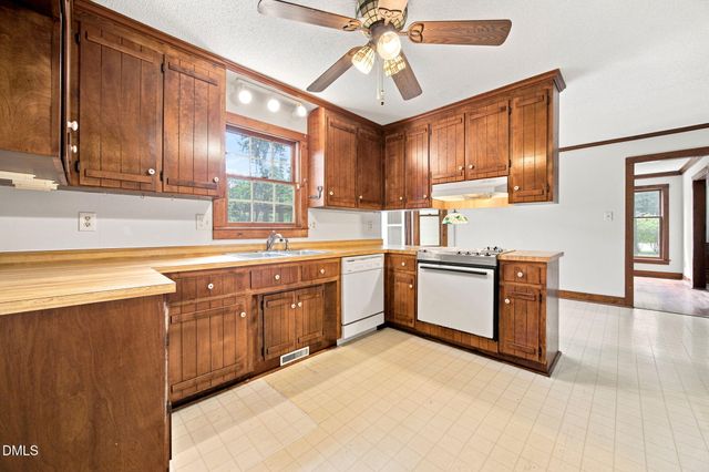 2725 Panther Drive, Raleigh, NC 27603