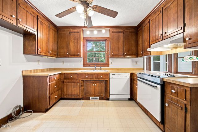 2725 Panther Drive, Raleigh, NC 27603