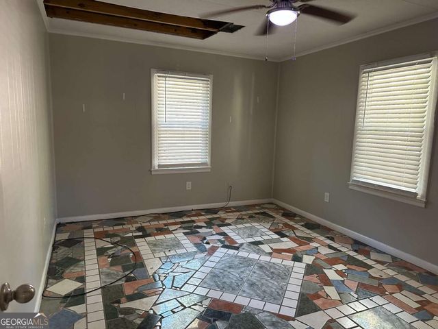 915 Lake Drive, Snellville, GA 30039