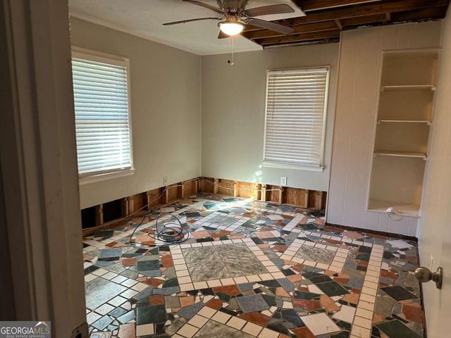 915 Lake Drive, Snellville, GA 30039