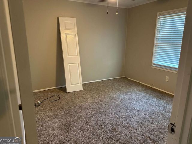 915 Lake Drive, Snellville, GA 30039