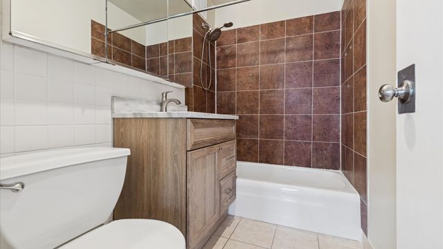 655 W Irving Park Road 3704, Chicago, IL 60613