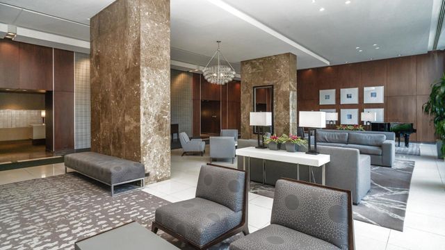 655 W Irving Park Road 3704, Chicago, IL 60613