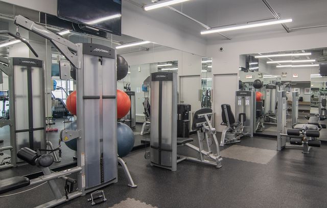 655 W Irving Park Road 3704, Chicago, IL 60613