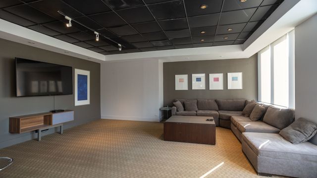 655 W Irving Park Road 3704, Chicago, IL 60613