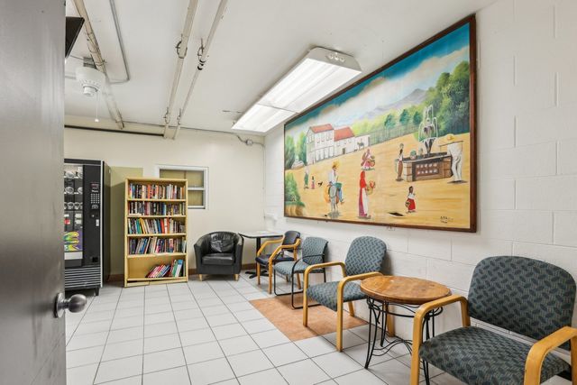 655 W Irving Park Road 3704, Chicago, IL 60613